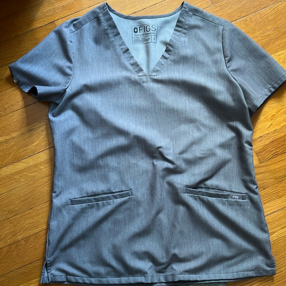 Grey Figs shortsleeved top technical collection